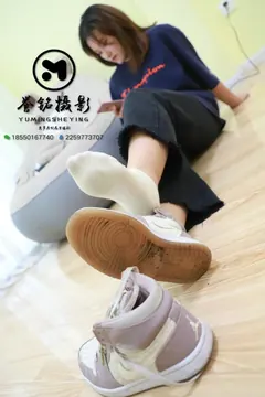 [誉铭传媒]袜足摄影 2019年 第五期挠脚作品[73P+1V／979MB] 预览图