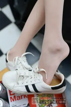 [MZSOCK]爱美足 NO.354 梓馨[111P+1V／1.83GB] 预览图