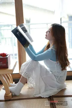 [MZSOCK]爱美足 NO.370 小琪[120P+1V／3.11GB] 预览图