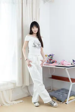 物恋传媒 NO.2670 山奈-帆布鞋、白棉袜、薄黑丝[156P+1V／3.95GB] 预览图