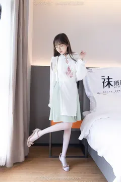 [BoBoSocks袜啵啵]NO.674 稚予-高跟凉鞋、薄白丝、裸足[145P+1V／5.17GB] 预览图
