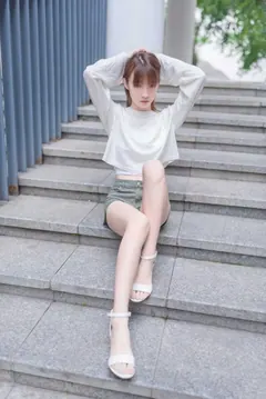 VOL.424 夏日短裤[40P／80.4MB] 预览图