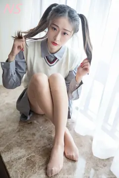 [纳丝摄影]0149 小云的丝袜玉足[88P／765MB] 预览图
