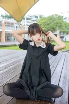 VOL.423 黑裙黑袜[35P／254MB] 预览图