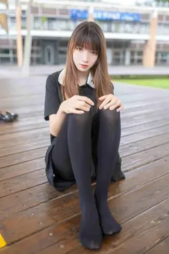 VOL.423 黑裙黑袜[35P／254MB] 预览图