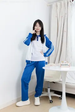 物恋传媒 NO.2696 萌萌-板鞋、白棉袜、裸足、半脱袜子、校服[194P+1V／5.84GB] 预览图