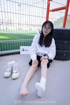 [BoBoSocks袜啵啵]NO.103 稚予-AJ篮球鞋、白棉袜、裸足[134P/1V/2.52GB] 预览图