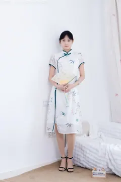 物恋传媒 NO.2761 山奈-高跟凉鞋、薄肉丝、裸足、旗袍[150P+1V／5.64GB] 预览图