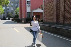 大西瓜爱牙膏-2020 01X活动 模特2（二） 牛仔裤短丝白鞋 预览图