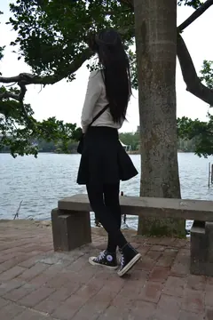 大西瓜爱牙膏-早期作品-S014 湖边黑丝妹 预览图