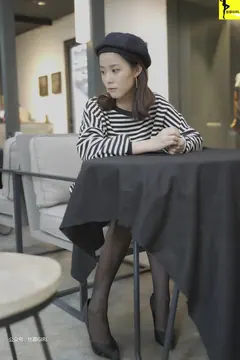 丝慕写真 第025期 模特：四月《谁是谁的腿》[57P71.4MB] 预览图