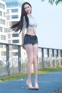 精选街拍作品 NO.7263 弯弯热裤美腿[216P/279MB] 预览图