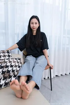 甜予摄影 NO.163 娃娃-板鞋、白棉袜、裸足[130P/2V/9.83GB] 预览图
