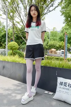 袜觅社 NO.028 奶茶[77P/1V/7.30GB] 预览图