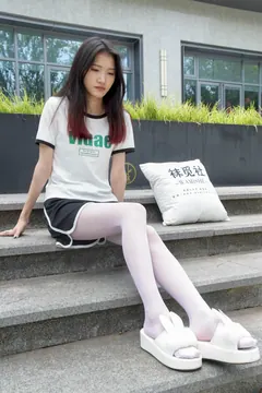 袜觅社 NO.028 奶茶[77P/1V/7.30GB] 预览图