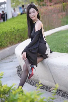 精选街拍作品 NO.7270 风情万种小婷婷[358P/289MB] 预览图