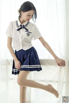 香柚 [香柚]045 2022.04.19《校园至服可爱佑或》沫沫[63P 110MB] 预览图