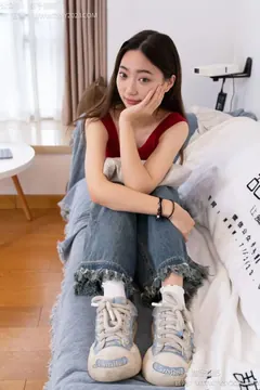 甜予摄影 NO.064 雪梨-帆布鞋、白棉袜、肉丝（脚尖加固款）[130P/2V/10.0GB] 预览图
