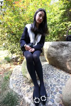 大西瓜爱牙膏-早期作品-S019 黑丝 712P/4.87G 预览图