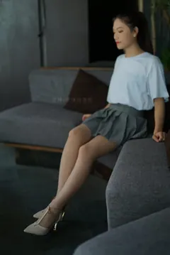 [XUE妹加速跑]XM053《灰裙下的丝-玲玲》[98P/1V/186MB] 预览图