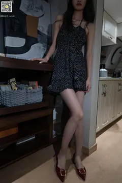 ISS系列 003 酱酱 超薄连裤袜碎花裙