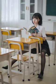 许岚 - 教室jk黑丝 [40P/426MB] 预览图
