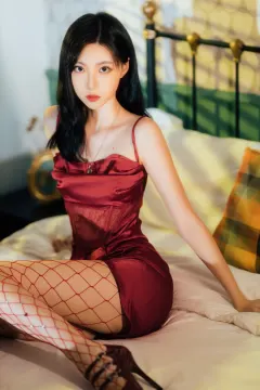 许岚(叁月life) 往袜红裙 [40P/960MB] 预览图