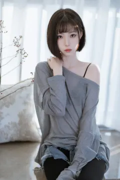 许岚(叁月life) – 半透毛衣[40P/233MB] 预览图