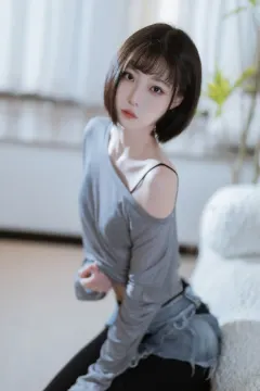 许岚(叁月life) – 半透毛衣[40P/233MB] 预览图