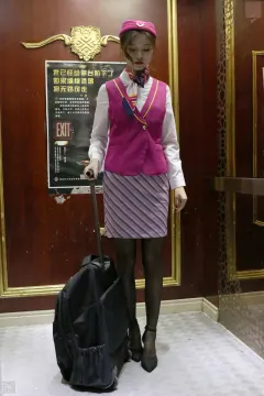 [SiHua思话] SH042 空姐下班后的约会 可乐 [89P2V1.35G]