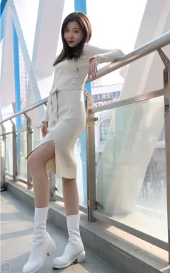 [SiHua思话] SH044 冬日步行街的薄肉丝 露露 [94P2V659MB] 预览图