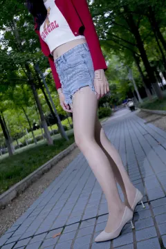 [SiHua丝话]SH129 子琦 公园长腿活力少女[43P／96MB] 预览图