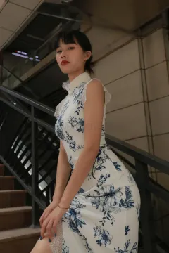 [SiHua思话]SH187 诗诗__穿肉丝的旗袍女神[50P／104MB] 预览图