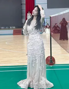 脚模面试脸足同框套路系列-007-09号-165 103 37.5小主播 忽悠闺蜜一起拍脚[16P5V57MB] 预览图