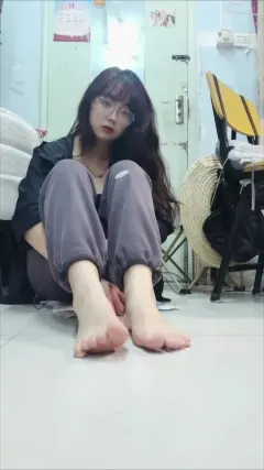 脚模面试脸足同框套路系列-141[20P2V85M] 预览图
