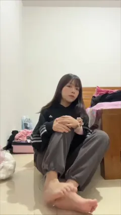 脚模面试脸足同框套路系列-147 [30P3V71M] 预览图