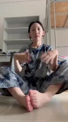 脚模面试脸足同框套路系列-169 [20P2V3M] 预览图