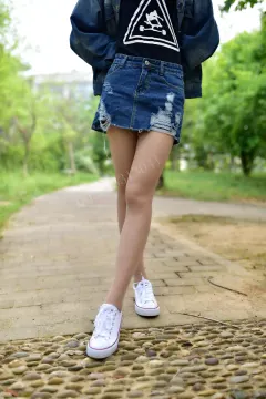 大生模拍 No.034 依依-喜欢穿丝袜的女孩 [51P212MB] 预览图