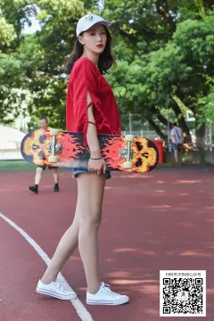 大生模拍 No.078 悦悦-穿着丝袜玩滑板 [45P159MB] 预览图