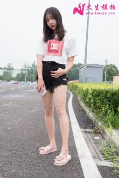 大生模拍 No.136 珠珠 压马路的肉丝腿 [36P1v335MB]