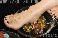 王朝贵足 [王朝贵足]0087 室内套图 安安玉足果冻踩踏美酒浴足系列A[25P 15MB]
