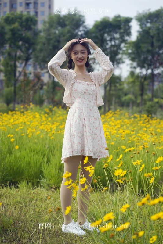 初夏女神 NO.032 依依 邻家女孩-风中少女[122P/1V/4.65GB]-图宝宝