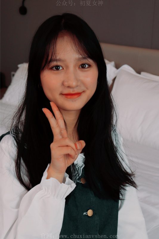 初夏女神 NO.005 沙沙 牛仔M码长裙搭小黑皮鞋[112P/1V/5.25GB]-图宝宝