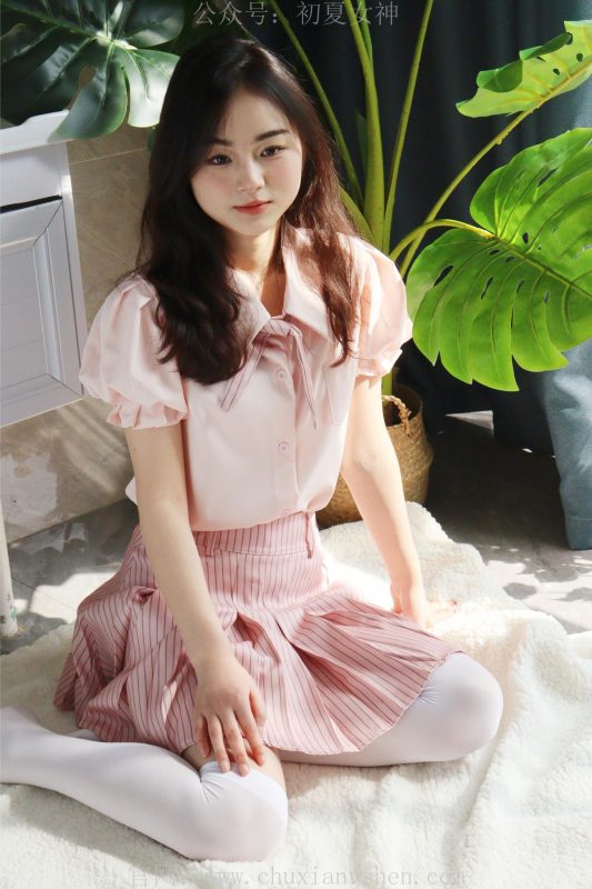 初夏女神 NO.015 十一 粉色S码休闲JK搭白色高跟鞋[97P/1V/6.40GB]-图宝宝