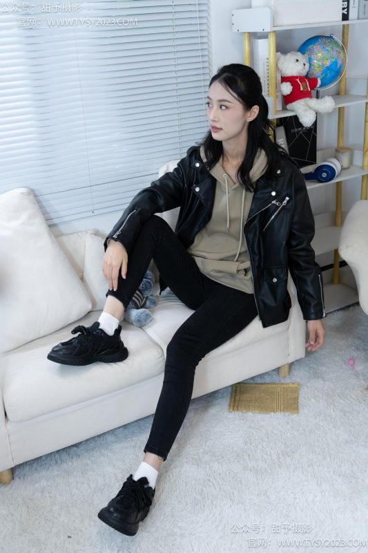 甜予摄影 NO.014 肉肉-运动鞋、白棉袜、裸足[116P/12V/10.5GB]-图宝宝