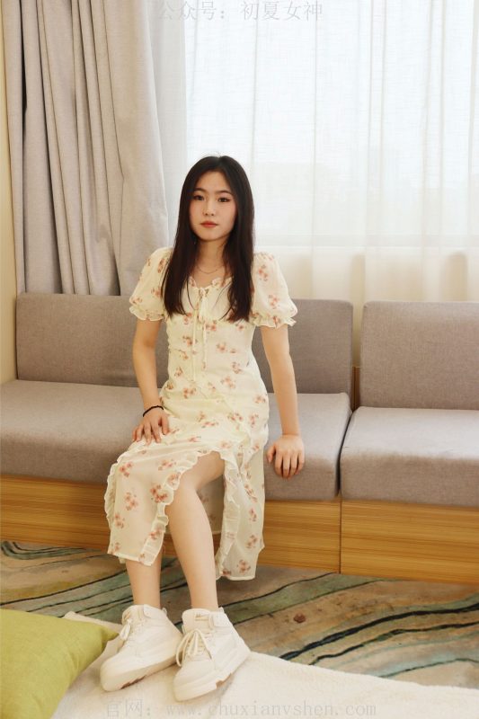 初夏女神 NO.011 水吉 2023款春季S码连衣裙搭错了鞋[90P/1V/5.61GB]-图宝宝