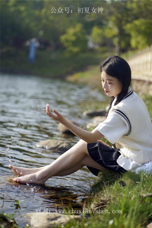 初夏女神 NO.039 念念 春秋JK套搭配三叶草贝壳头鞋[115P/1V/4.92GB]-图宝宝