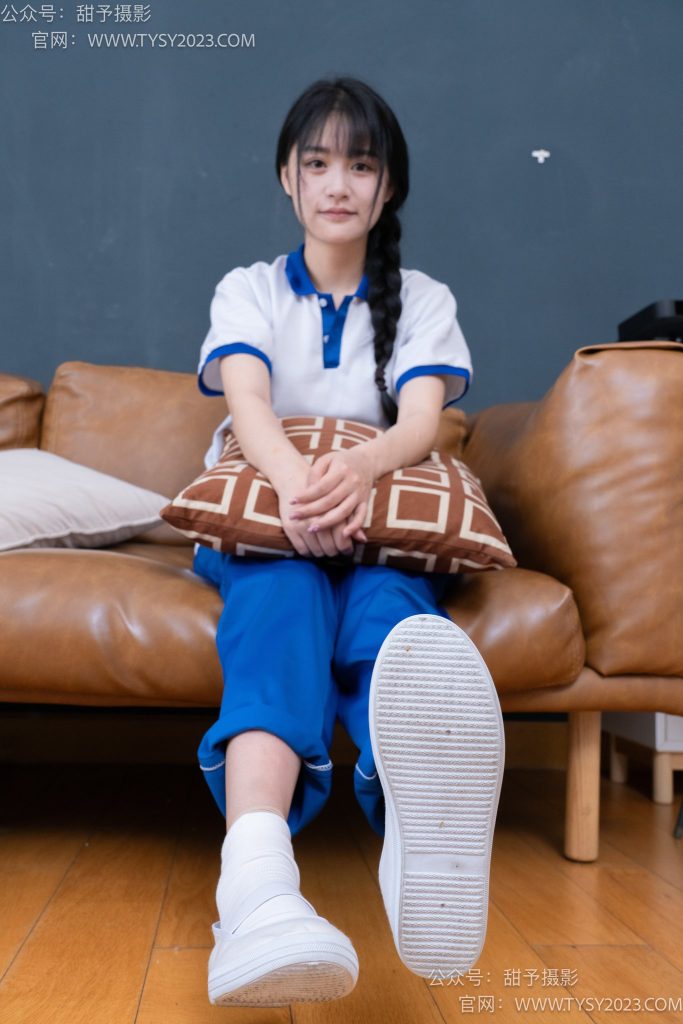 甜予摄影 NO.091期：澜澜-校服、白布鞋、板鞋、白棉袜、短肉丝（脚尖加固款）、裸足（完整版）[135P/2V/10.41GB]-图海