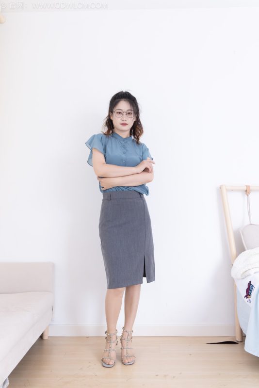 物恋传媒 NO.2540 小紫-三双高跟鞋、薄肉丝、裸足[155P+1V／6.10GB]-图宝宝