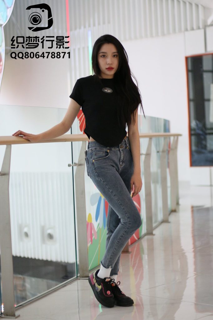 [织梦映像]NO.018 大家闺秀大镁钕白袜裸足[100P/1V/2.22GB]-图宝宝